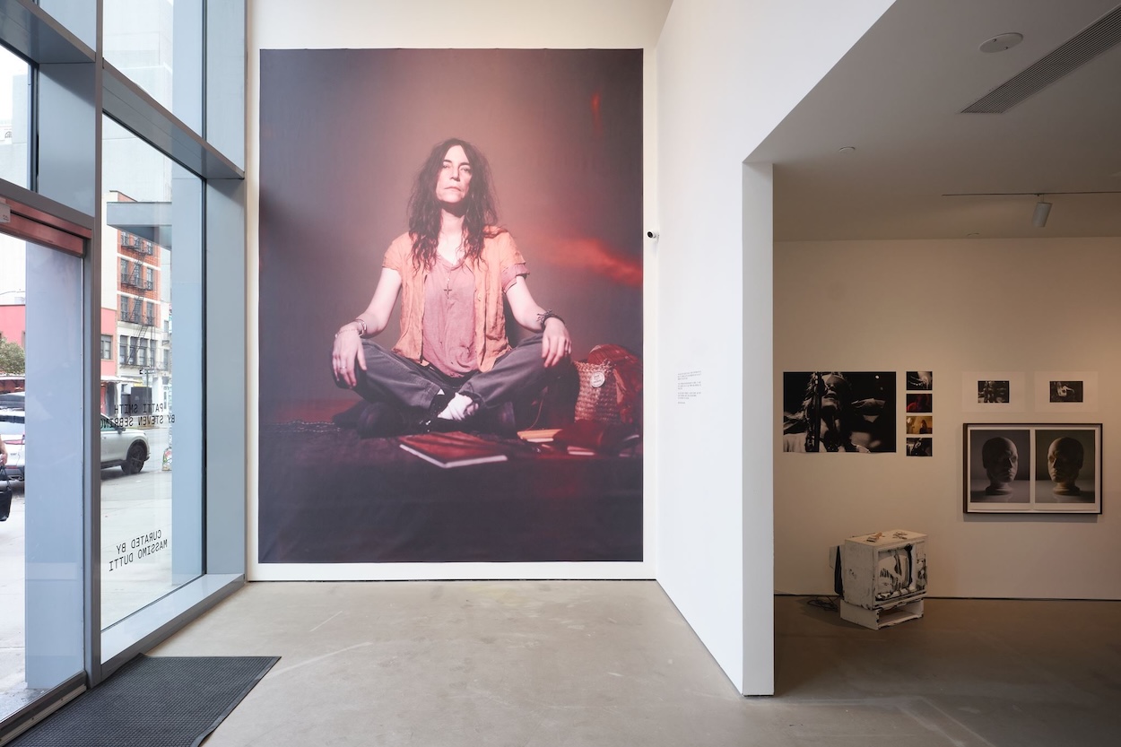 Massimo Dutti Unveils Steven Sebring’s Unseen Portraits of Patti Smith in New York